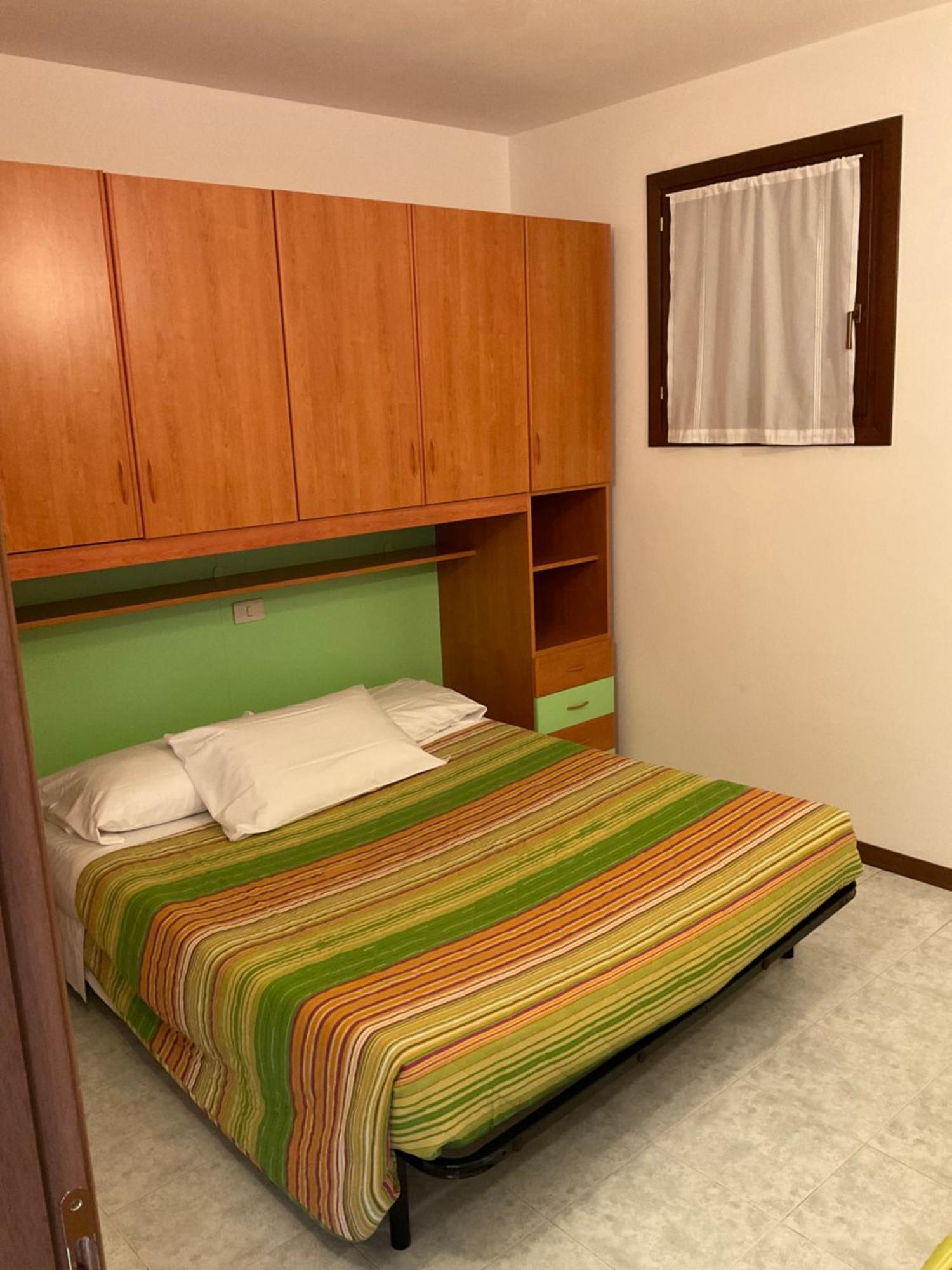 Hotel Apartments Villaggio Dei Fiori 4 Stars Luxury - Great Family Resort - Pet Friendly - With Hypermarket - Delivery Restaurant-Pizzeria - Room Breakfast With Supplement - Ultra Fast Wi-Fi - Play Area For Children - Olympic Swimming Pool - Parking Caorle Exterior foto